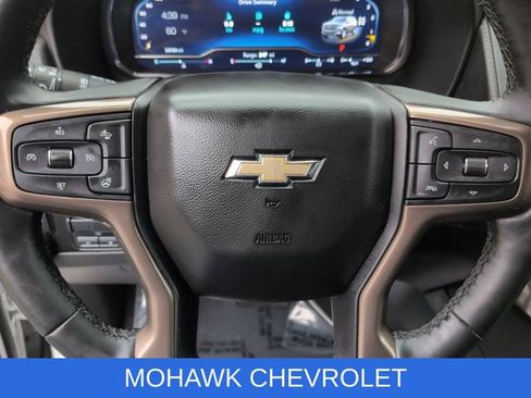 Used 2024 Chevrolet Suburban High Country AWD/4WD image 12