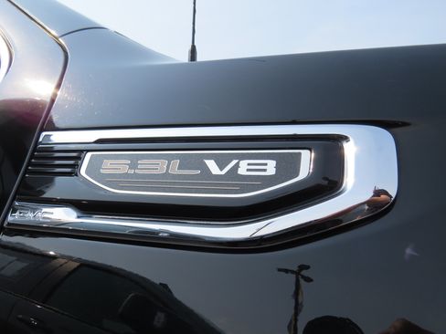 Used 2022 GMC Sierra 1500 SLT w/ SLT Premium Plus Package AWD/4WD image 14