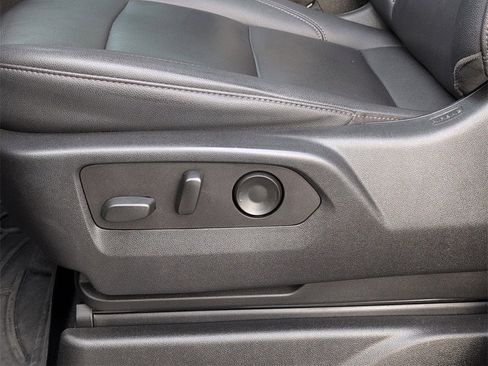 Used 2022 Chevrolet Tahoe Z71 w/ Off-Road Capability Package image 15