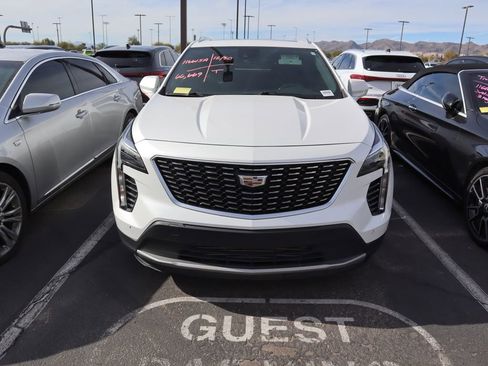 Used 2020 Cadillac XT4 Premium Luxury image 2