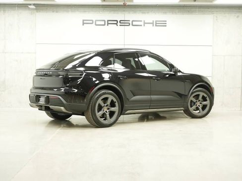 New 2026 Porsche Macan 4 Electric AWD/4WD image 7