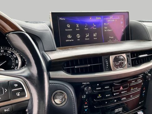 Used 2019 Lexus LX 570 4WD w/ Luxury Package image 6