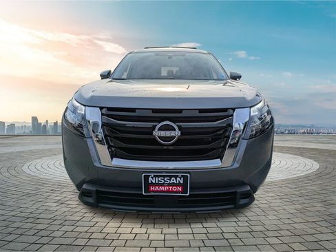 New 2025 Nissan Pathfinder SV w/ SV Premium Package image 9