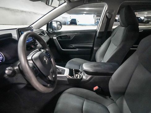 Certified 2021 Toyota RAV4 LE AWD/4WD image 17
