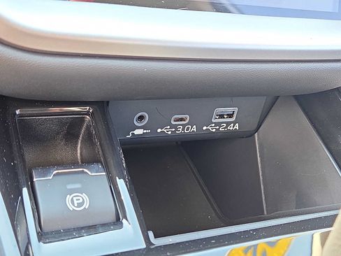 Certified 2025 Subaru Legacy Premium AWD/4WD image 23