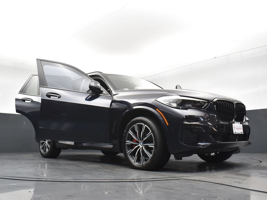 Used 2023 BMW X5 xDrive40i w/ M Sport Package AWD/4WD image 29