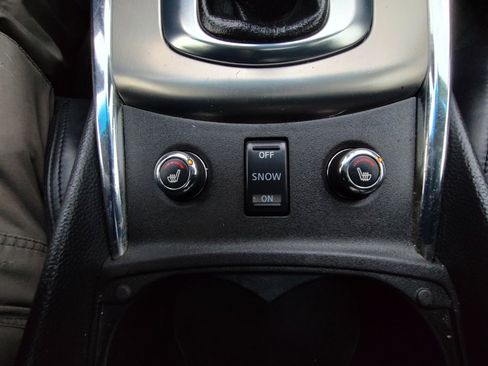 Used 2013 INFINITI G37 x w/ Premium Pkg image 21