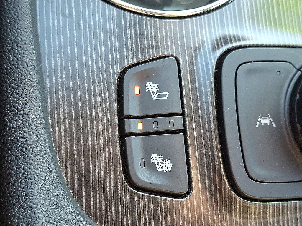 Used 2021 GMC Acadia SLT AWD/4WD image 19