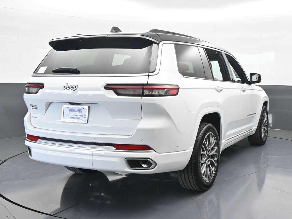 Used 2025 Jeep Grand Cherokee L Summit AWD/4WD image 5