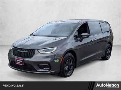 Used 2022 Chrysler Pacifica Limited w/ S Appearance Package