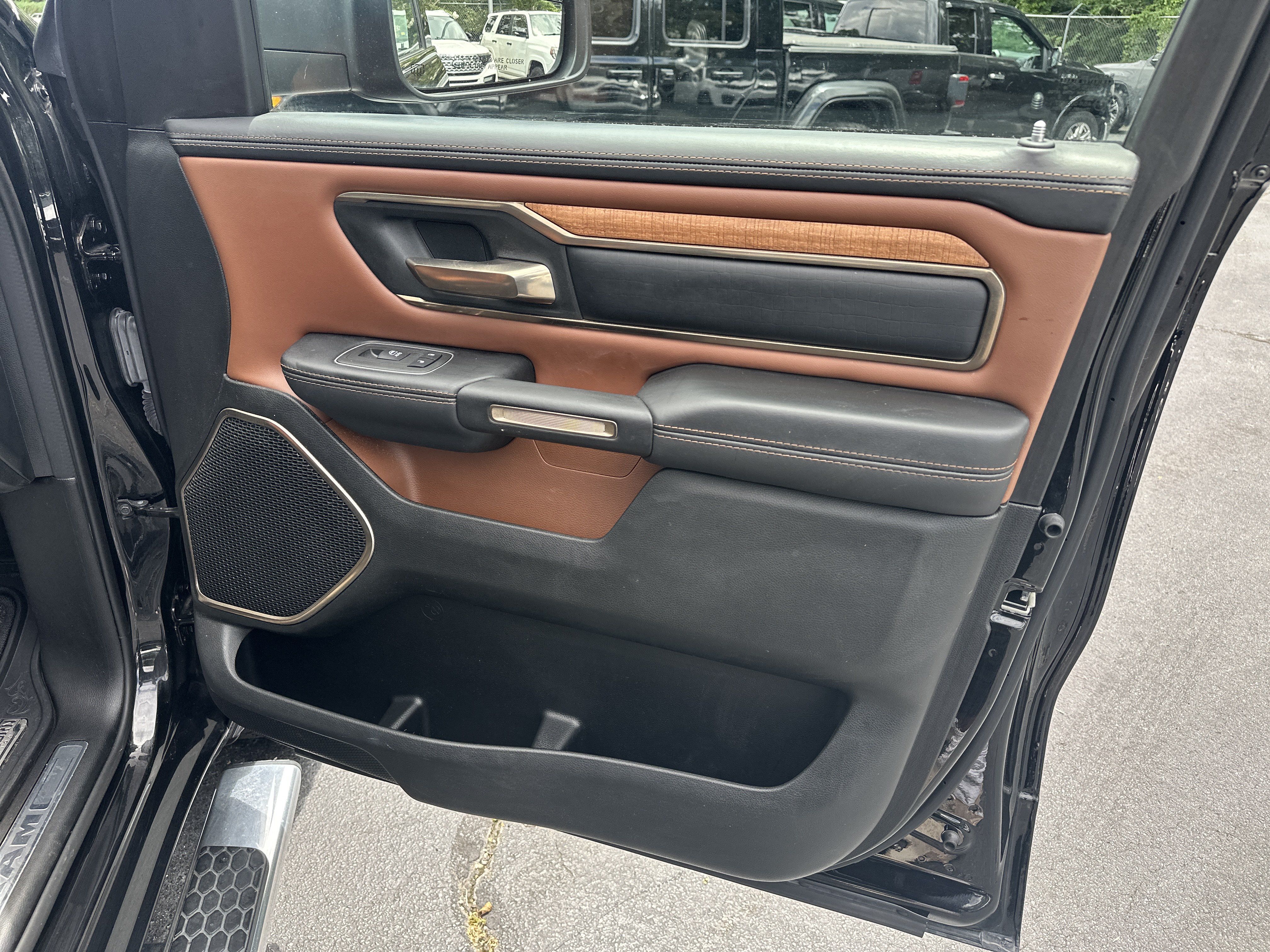 Used 2022 RAM 1500 Limited AWD/4WD image 18
