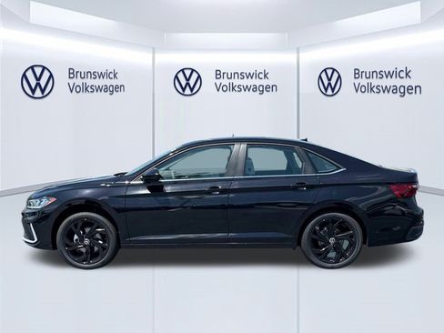New 2026 Volkswagen Jetta SE FWD image 3