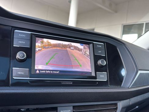 Used 2024 Volkswagen Jetta SE image 24