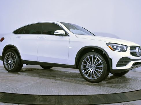 Used 2023 Mercedes-Benz GLC 300 4MATIC Coupe image 9
