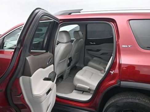 Used 2018 GMC Acadia SLT FWD image 17