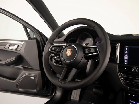 New 2026 Porsche Macan S image 26