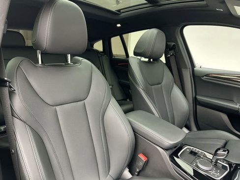 Used 2025 BMW X4 xDrive30i image 6