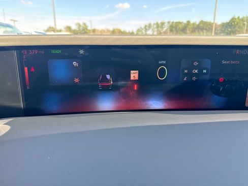 Used 2025 Lincoln Nautilus Reserve image 21