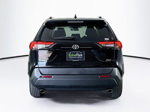 Used 2020 Toyota RAV4 XLE FWD image 7