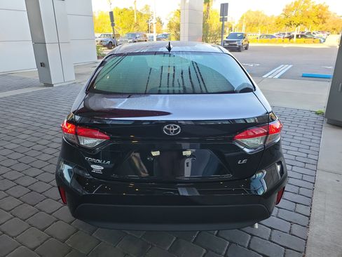 Certified 2025 Toyota Corolla LE image 5