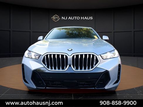 Used 2025 BMW X6 xDrive40i AWD/4WD image 3