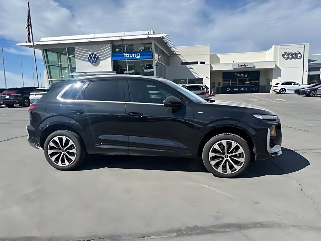 Certified 2026 Audi Q3 quattro 2.0T AWD/4WD image 2