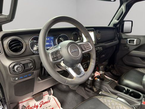Used 2023 Jeep Wrangler Unlimited Sahara AWD/4WD image 6