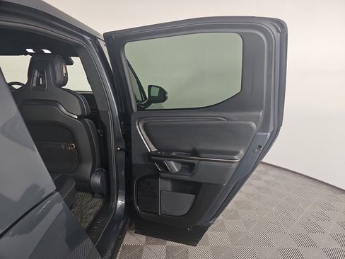 Used 2022 Rivian R1T Launch Edition image 20
