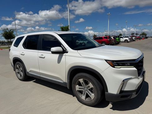 Used 2024 Honda Pilot EX-L image 7