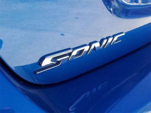 Used 2017 Chevrolet Sonic LS image 8