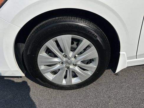 Used 2025 Nissan Sentra S FWD image 13