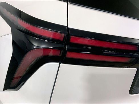 Used 2025 Chevrolet Traverse Z71 w/ Driver Confidence Package image 28