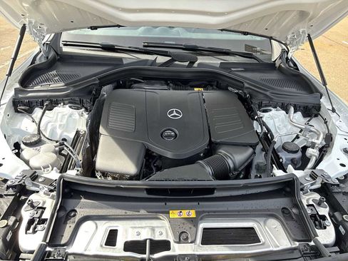 Used 2024 Mercedes-Benz GLC 300 image 13