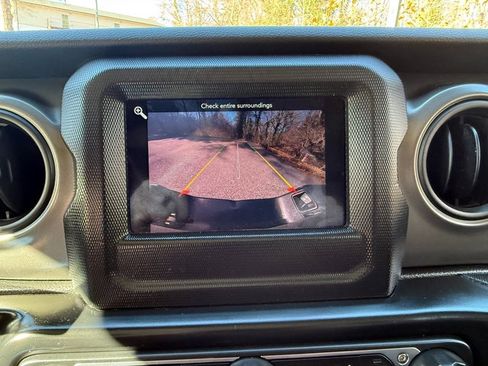 Used 2022 Jeep Gladiator Sport image 22