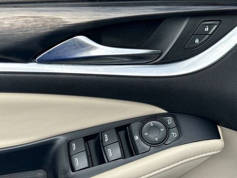 Used 2019 Buick Enclave Essence FWD image 15