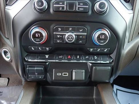 Used 2022 Chevrolet Silverado 2500 LTZ w/ LTZ Convenience Package AWD/4WD image 18