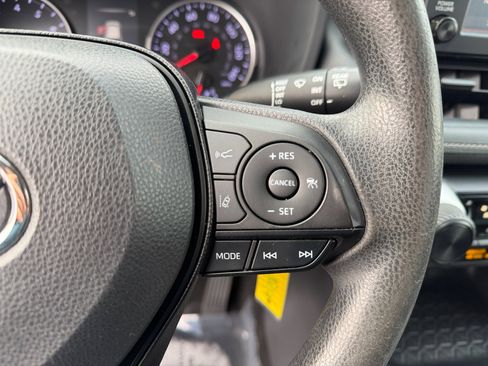 Used 2019 Toyota RAV4 LE image 34