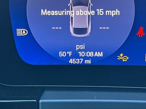 Certified 2025 Porsche Macan 4 Electric image 34