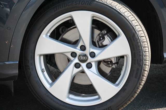 Certified 2025 Audi Q5 Premium AWD/4WD image 24