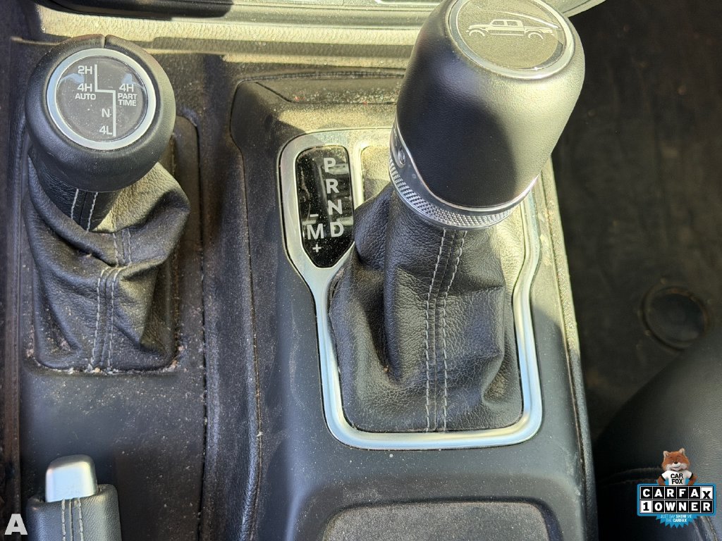 Used 2025 Jeep Gladiator Rubicon AWD/4WD image 11