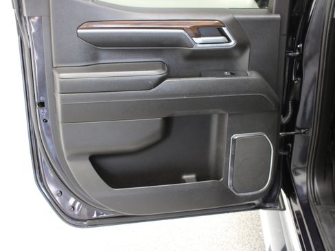 Used 2023 GMC Sierra 1500 SLT AWD/4WD image 30