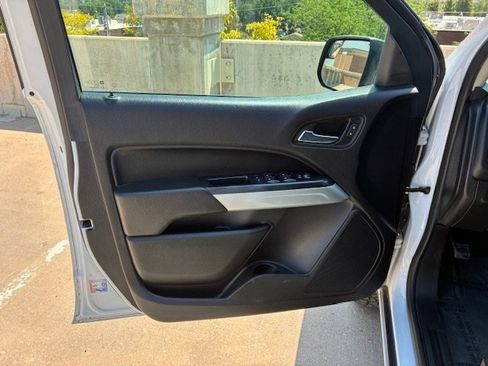 Used 2019 Chevrolet Colorado LT image 10