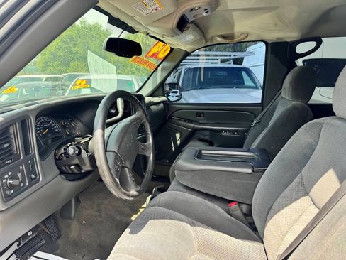 Used 2004 Chevrolet Silverado 2500 LS RWD image 12
