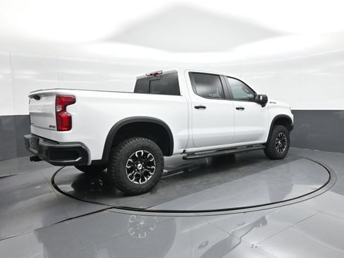 Used 2025 Chevrolet Silverado 1500 ZR2 w/ Technology Package AWD/4WD image 17