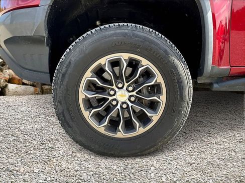 Used 2018 Chevrolet Colorado ZR2 image 9