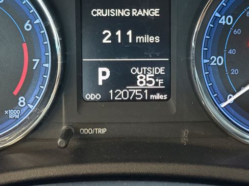 Used 2018 Toyota Corolla LE FWD image 26