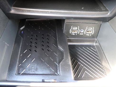 Used 2025 Chrysler Pacifica Limited FWD image 46