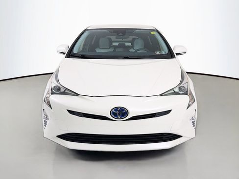 Used 2017 Toyota Prius Three Touring image 2