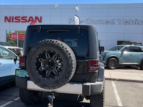Used 2015 Jeep Wrangler Unlimited Sahara w/ Connectivity Group AWD/4WD image 15