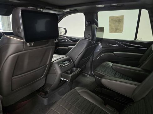 Used 2023 Cadillac Escalade V w/ LPO, ONYX Package AWD/4WD image 18